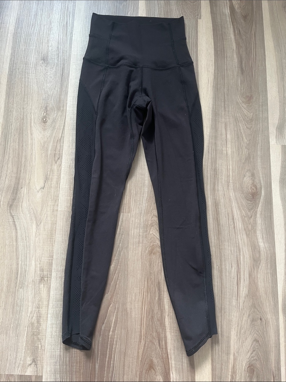 Lululemon High waist With Side Breathable Mesh Design